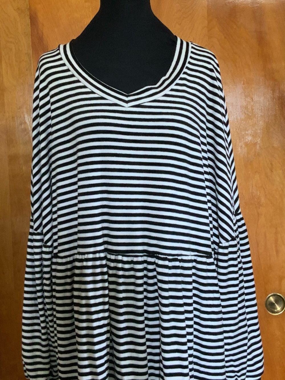 Chicsoul.com Striped Black and White V-Neck Women's Peplum Blouse (1116)